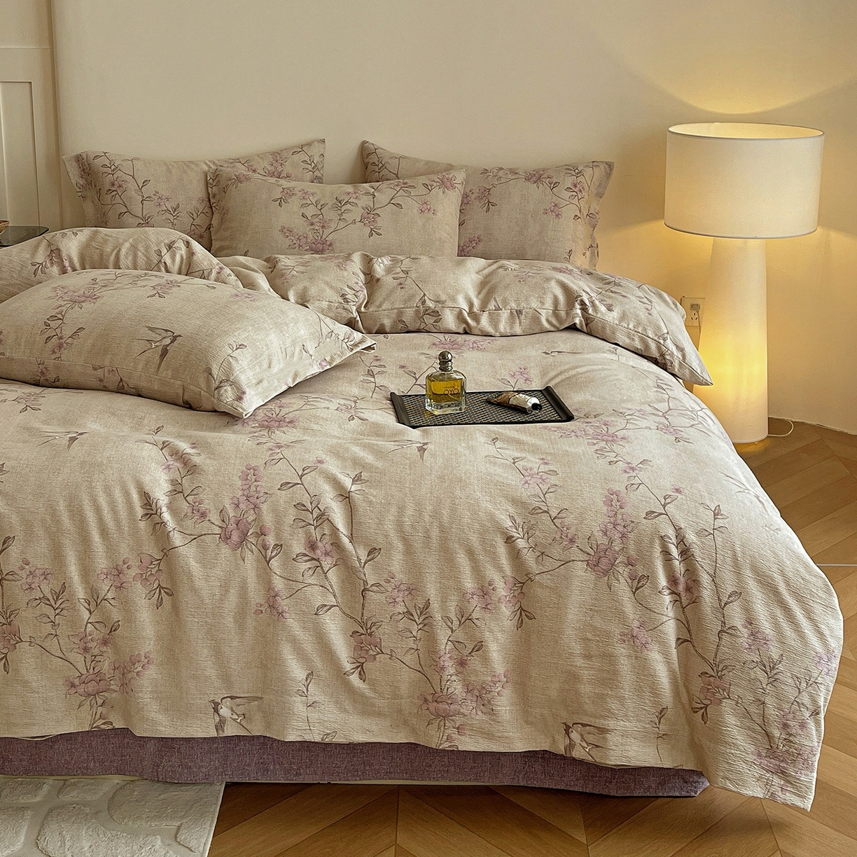 91家纺网 家纺一手货源 找家纺 卢赛尔 2025新品加厚130g高克重复古风原麻印花四件套单被套  春燕