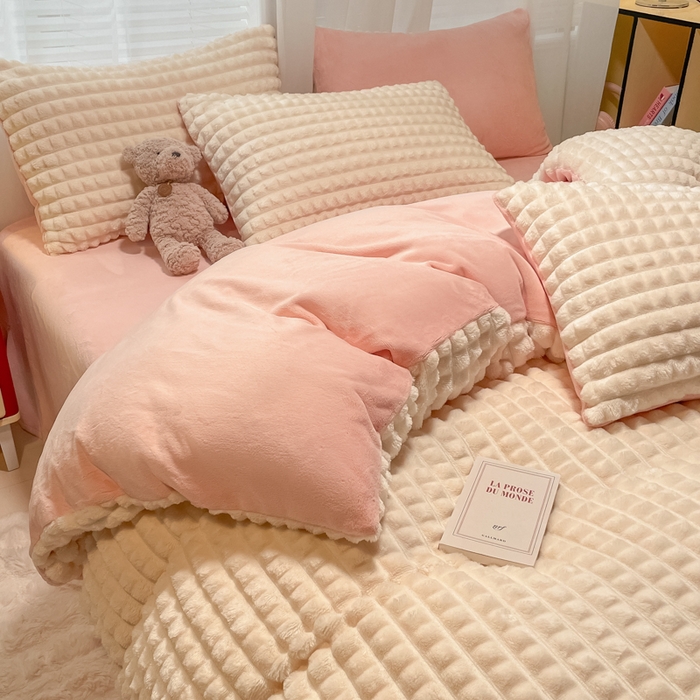 91家纺网 家纺一手货源 找家纺 （总）女子家纺 2025新款兔兔绒加厚华夫格绒牛奶绒保暖四件套