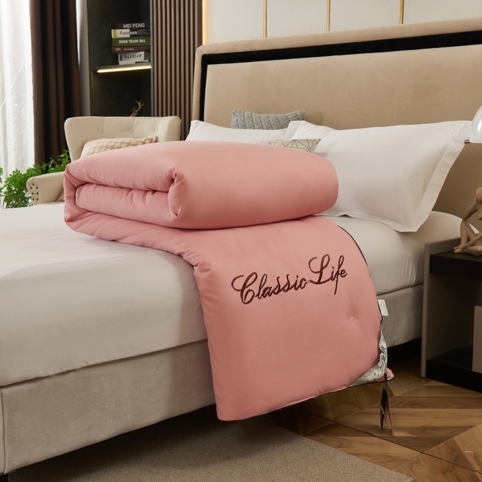 91家纺网 家纺一手货源 找家纺 畅畅家纺 2025新款洛卡棉手工订花羽丝棉封口冬被被子被芯 粉色