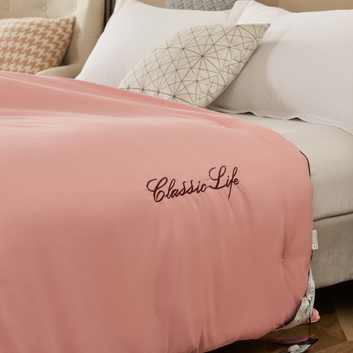 91家纺网 家纺一手货源 找家纺 畅畅家纺 2025新款洛卡棉手工订花羽丝棉封口冬被被子被芯 粉色