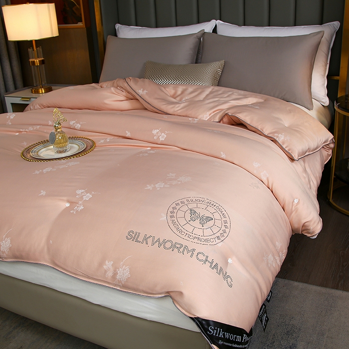 91家纺网 家纺一手货源 找家纺 （总）畅畅家纺 2025新款微商热款蝴蝶丝棉被加厚全棉纯棉莫代尔提花手工订花被子被芯