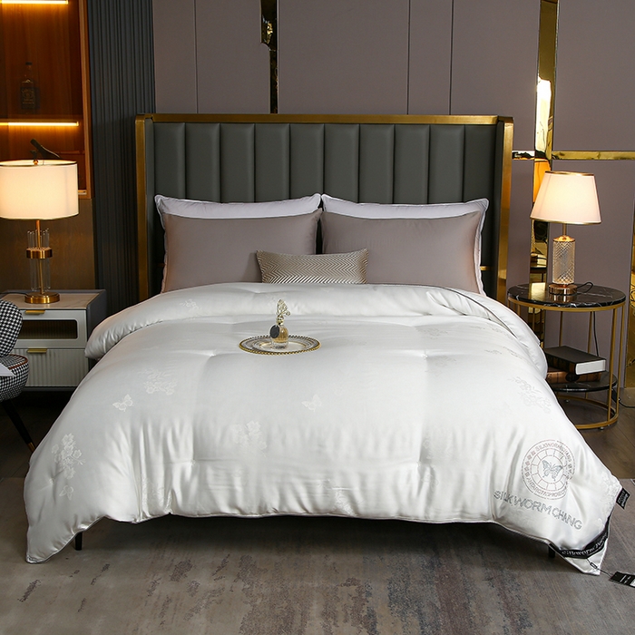 91家纺网 家纺一手货源 找家纺 畅畅家纺 2025新款微商热款蝴蝶丝棉被加厚全棉纯棉莫代尔提花手工订花被子被芯 经典白