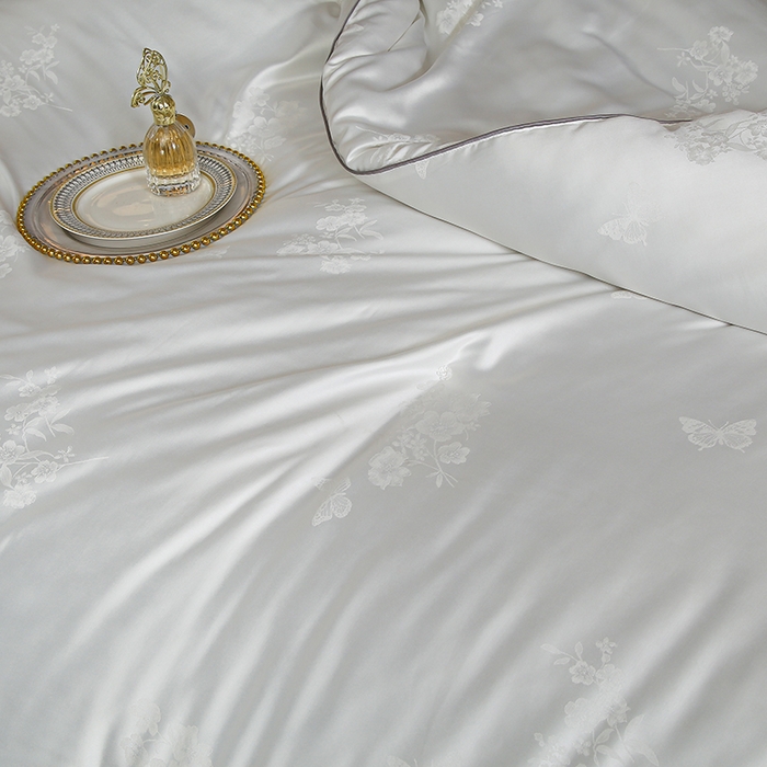 91家纺网 家纺一手货源 找家纺 畅畅家纺 2025新款微商热款蝴蝶丝棉被加厚全棉纯棉莫代尔提花手工订花被子被芯 经典白