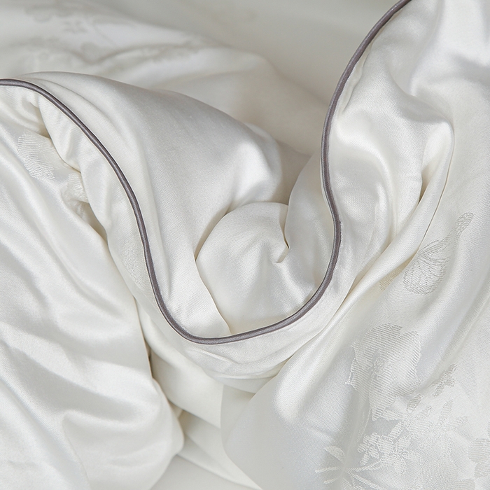 91家纺网 家纺一手货源 找家纺 畅畅家纺 2025新款微商热款蝴蝶丝棉被加厚全棉纯棉莫代尔提花手工订花被子被芯 经典白