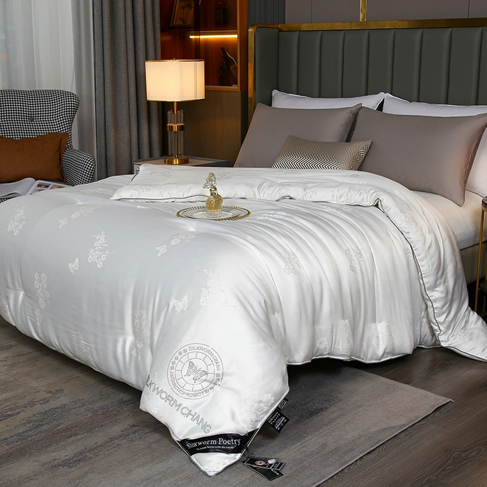 91家纺网 家纺一手货源 找家纺 畅畅家纺 2025新款微商热款蝴蝶丝棉被加厚全棉纯棉莫代尔提花手工订花被子被芯 经典白