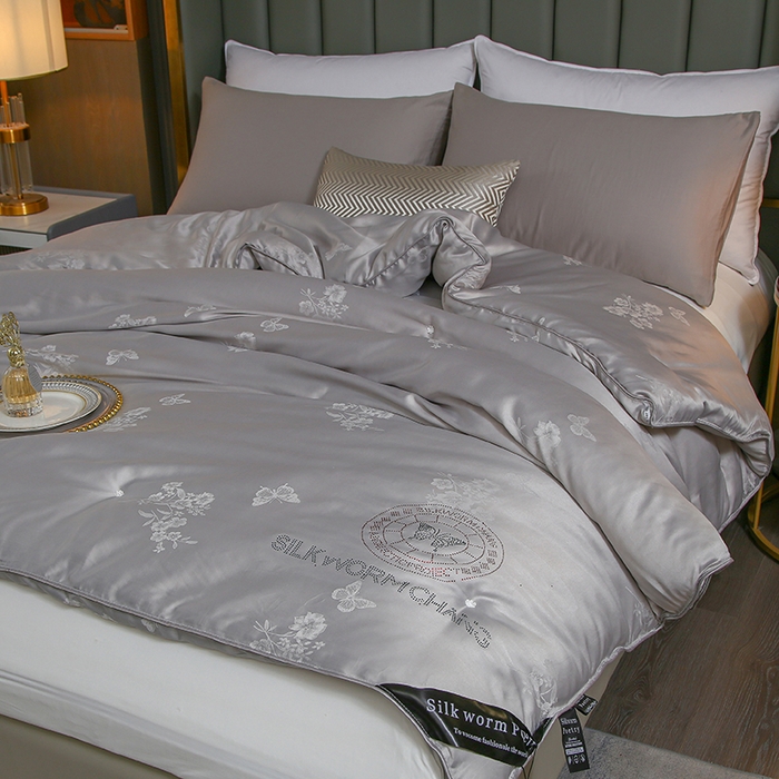 91家纺网 家纺一手货源 找家纺 畅畅家纺 2025新款微商热款蝴蝶丝棉被加厚全棉纯棉莫代尔提花手工订花被子被芯 经典灰