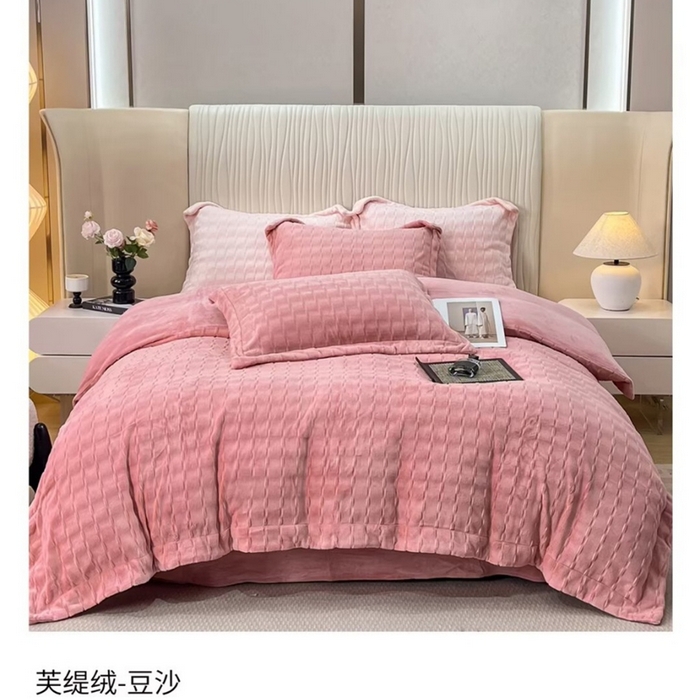 91家纺网 家纺一手货源 找家纺 （总）畅畅家纺 2025秋冬新款高克重260克9斤半轻奢宽边芙缇绒牛奶绒四件套