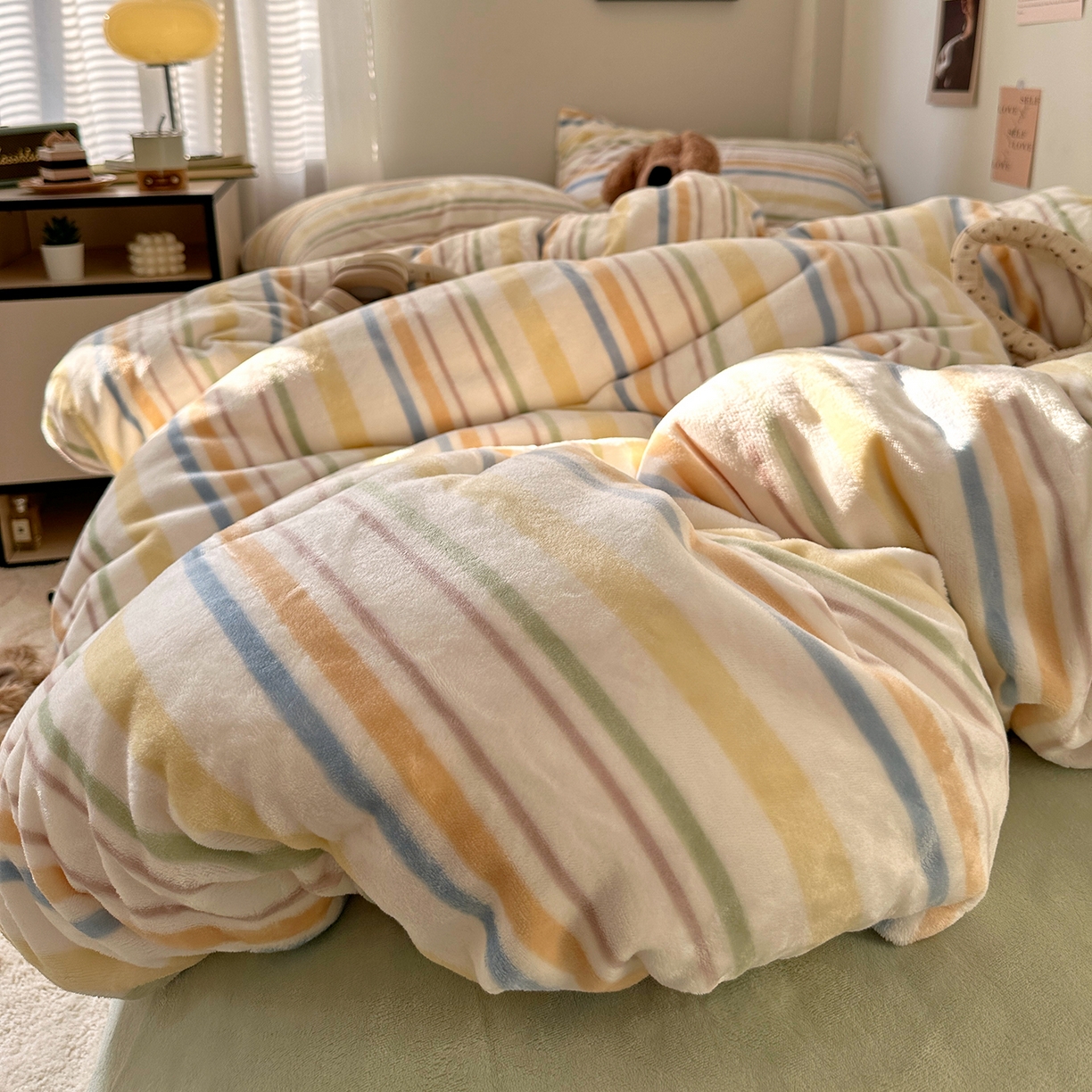 91家纺网 家纺一手货源 找家纺 （总）艾咪-Amy ntmy 2025新款治愈系条纹牛奶绒四件套