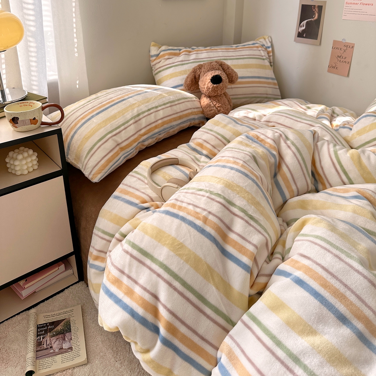 91家纺网 家纺一手货源 找家纺 艾咪-Amy ntmy 2025新款治愈系条纹牛奶绒四件套 青柠焦糖