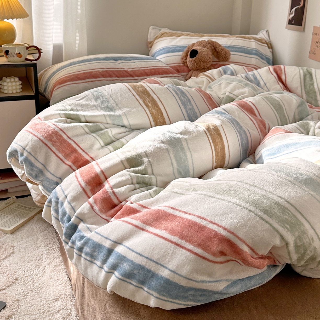 91家纺网 家纺一手货源 找家纺 艾咪-Amy ntmy 2025新款治愈系条纹牛奶绒四件套 香草焦糖