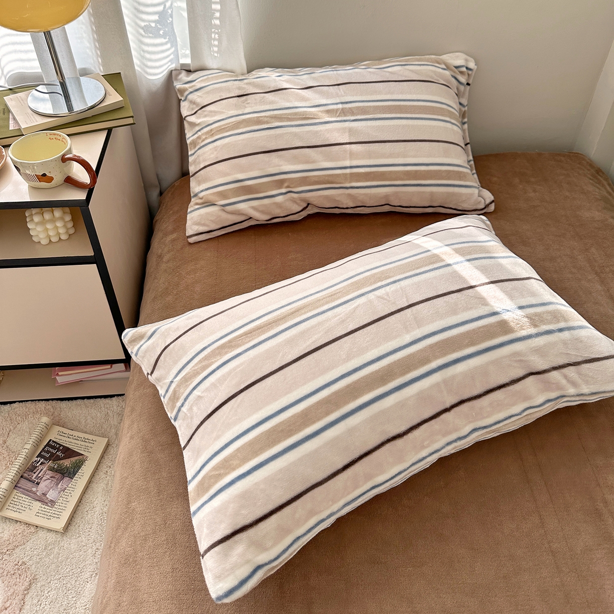 91家纺网 家纺一手货源 找家纺 艾咪-Amy ntmy 2025新款治愈系条纹牛奶绒四件套 奶咖焦糖