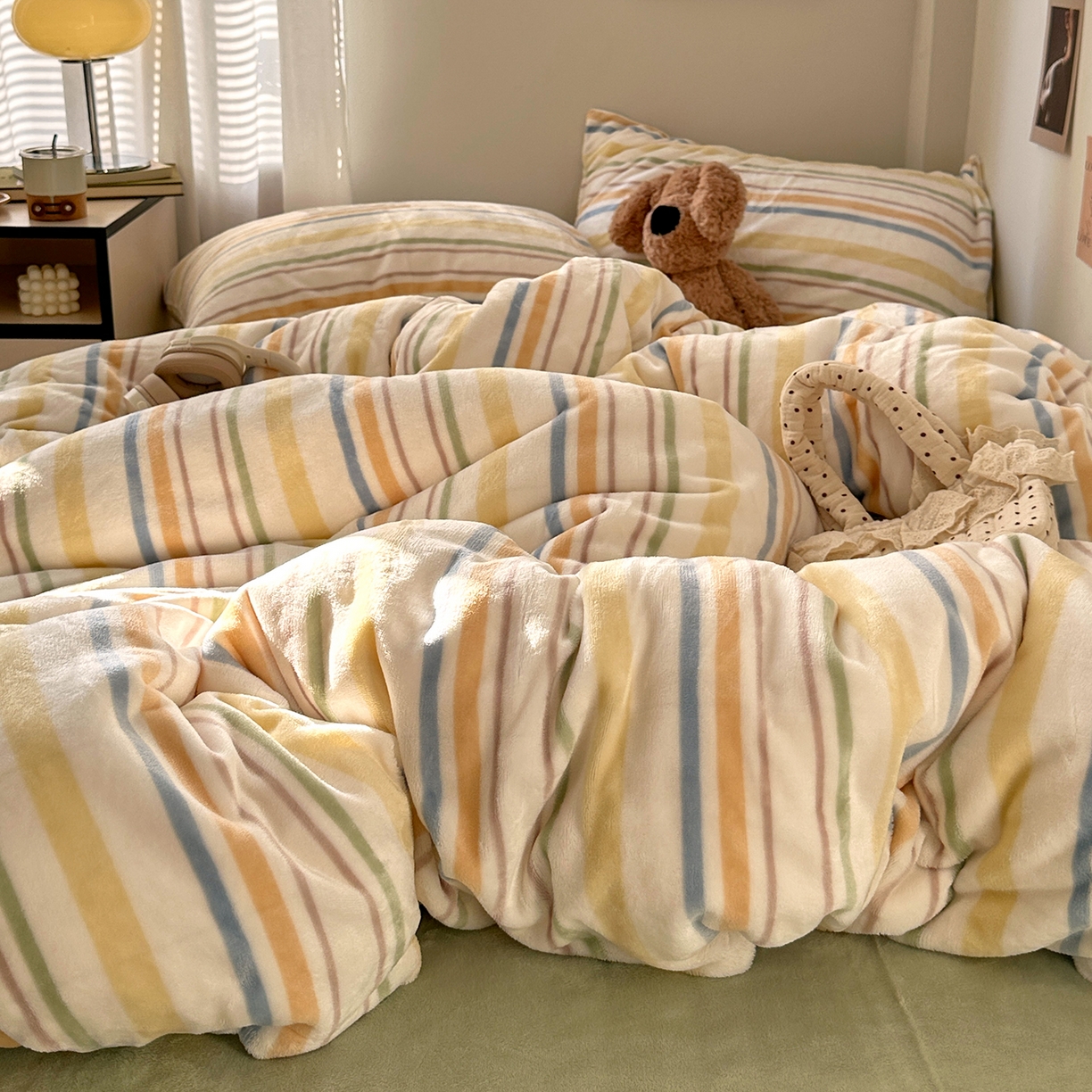 91家纺网 家纺一手货源 找家纺 艾咪-Amy ntmy 2025新款治愈系条纹牛奶绒四件套 青柠奶绿