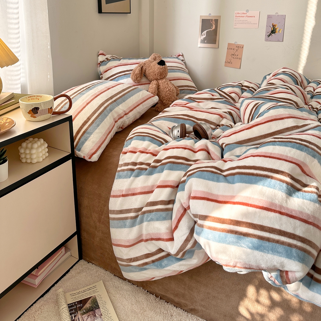 91家纺网 家纺一手货源 找家纺 艾咪-Amy ntmy 2025新款治愈系条纹牛奶绒四件套 拿铁焦糖