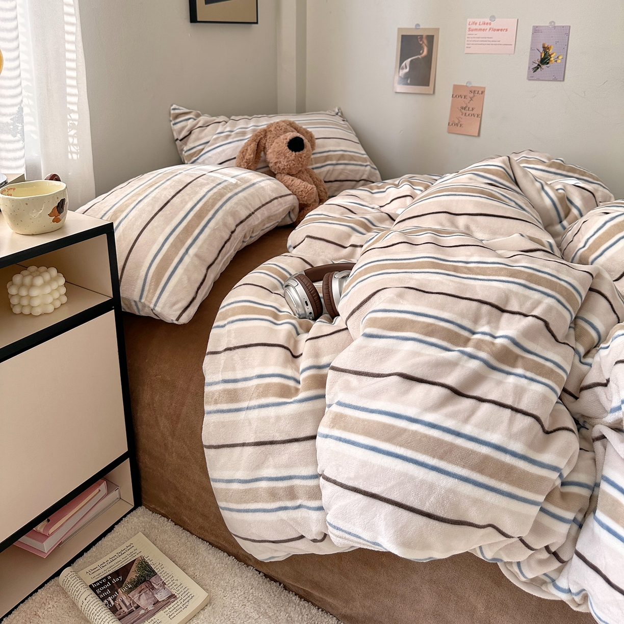 91家纺网 家纺一手货源 找家纺 艾咪-Amy ntmy 2025新款治愈系条纹牛奶绒四件套 奶咖焦糖