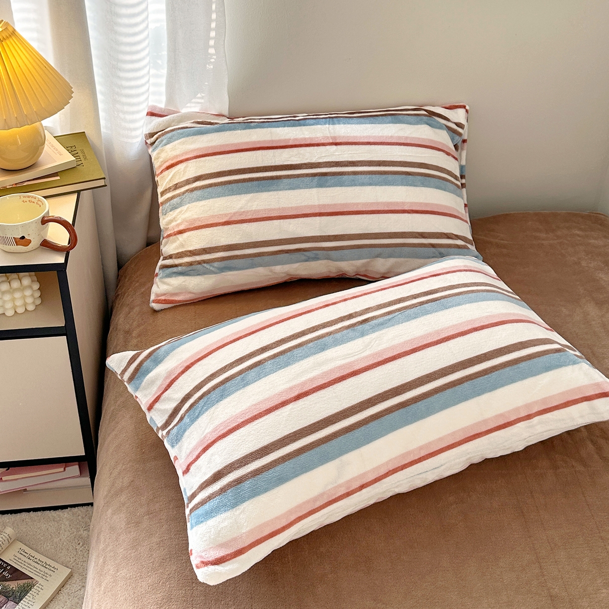 91家纺网 家纺一手货源 找家纺 艾咪-Amy ntmy 2025新款治愈系条纹牛奶绒四件套 拿铁焦糖