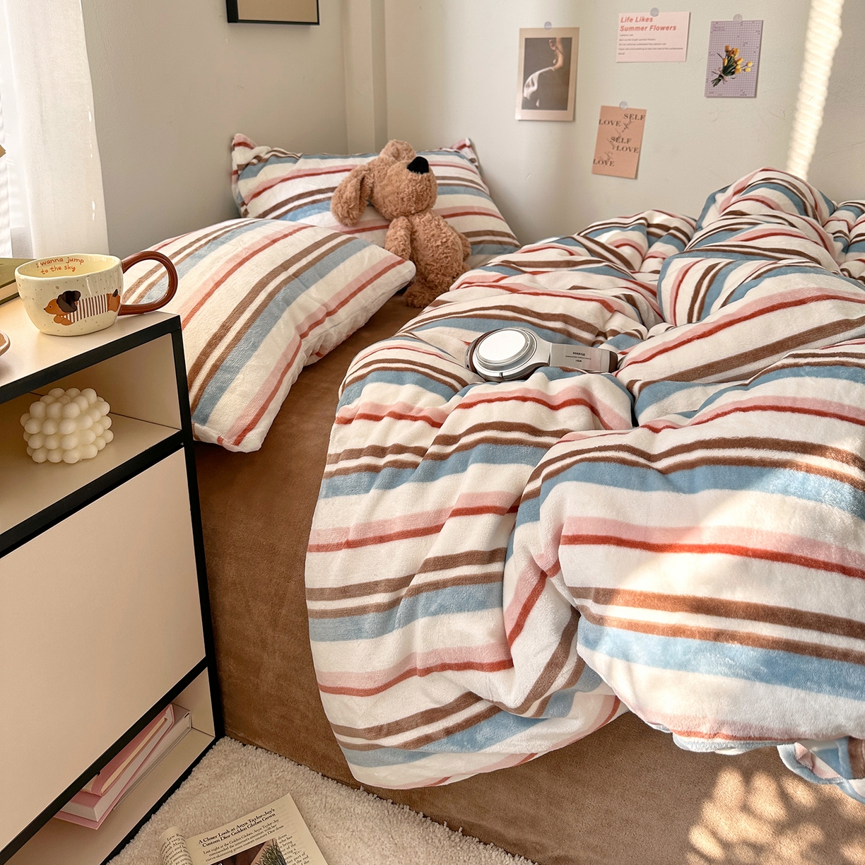 91家纺网 家纺一手货源 找家纺 艾咪-Amy ntmy 2025新款治愈系条纹牛奶绒四件套 拿铁焦糖