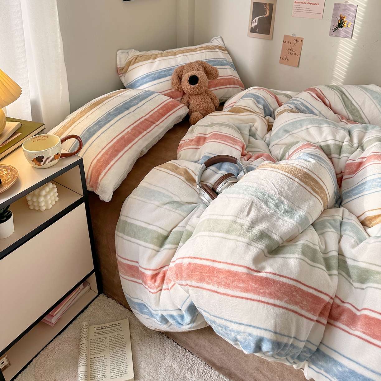 91家纺网 家纺一手货源 找家纺 艾咪-Amy ntmy 2025新款治愈系条纹牛奶绒四件套 香草焦糖