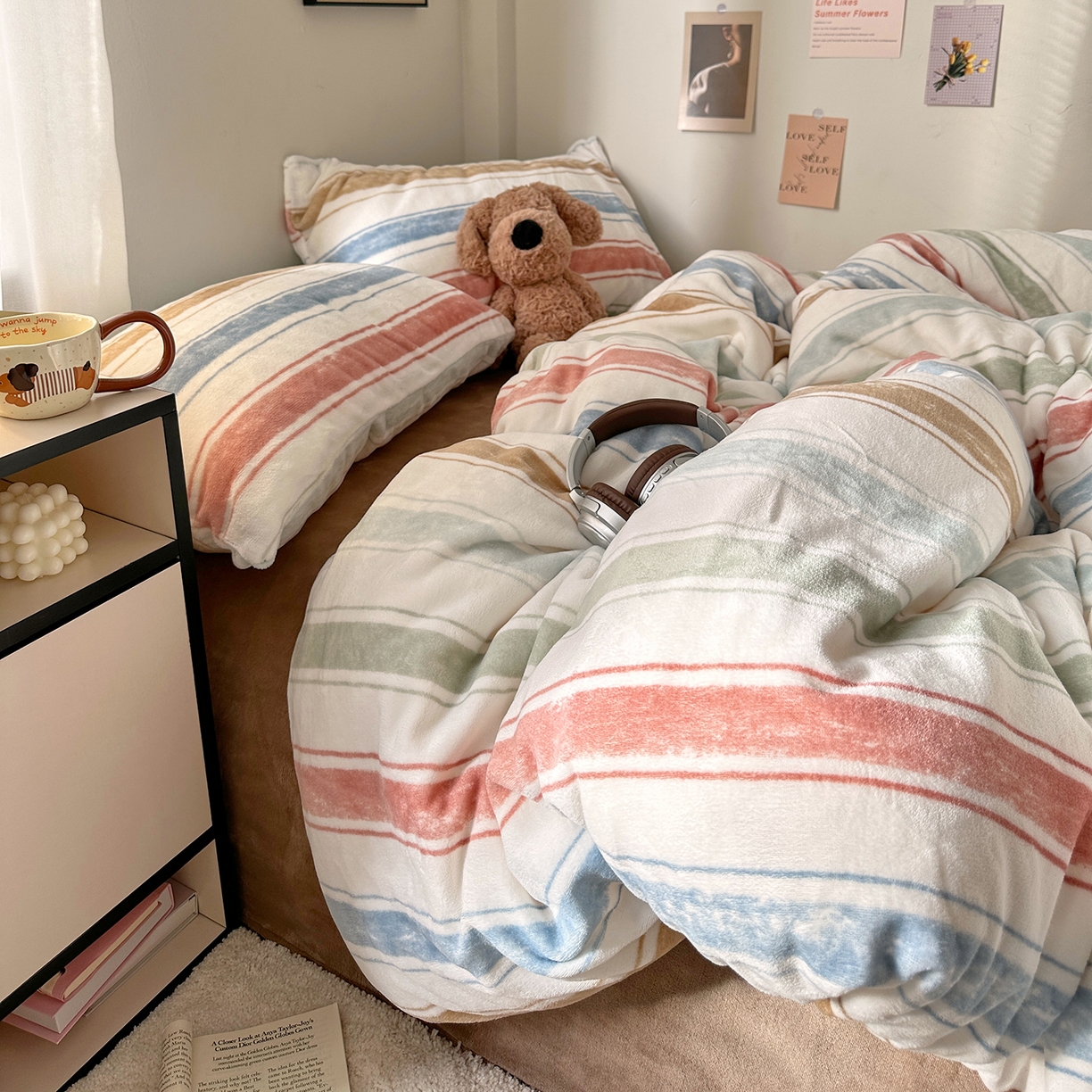 91家纺网 家纺一手货源 找家纺 艾咪-Amy ntmy 2025新款治愈系条纹牛奶绒四件套 香草焦糖