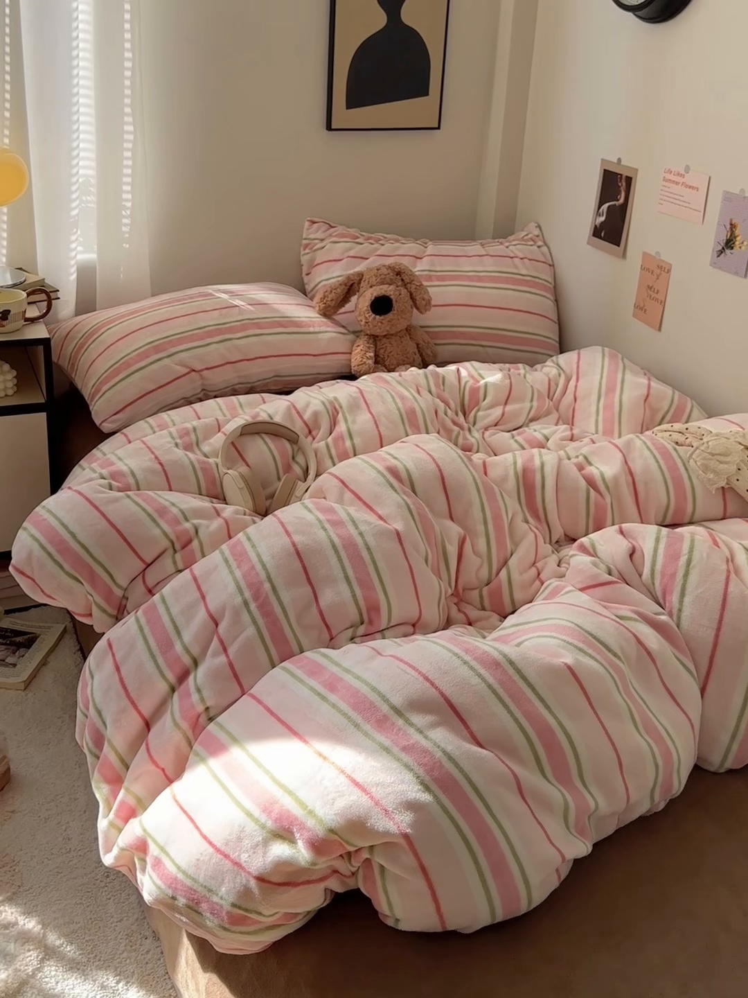 91家纺网 家纺一手货源 找家纺 艾咪-Amy ntmy 2025新款治愈系条纹牛奶绒四件套 粉奈焦糖