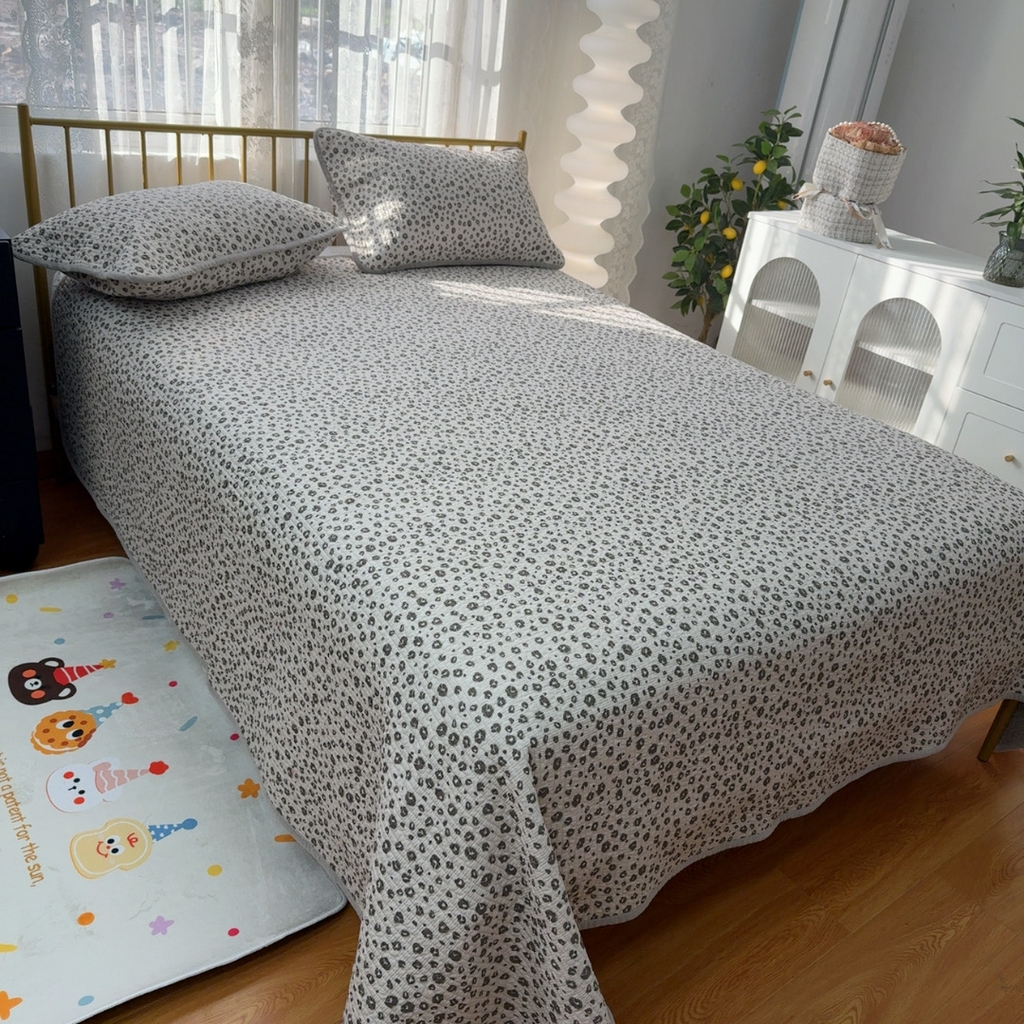 91家纺网 家纺一手货源 找家纺 暖居 2026新款一面纯棉一面绒床盖+同款纯棉豆豆被跑量 黑巧豹纹