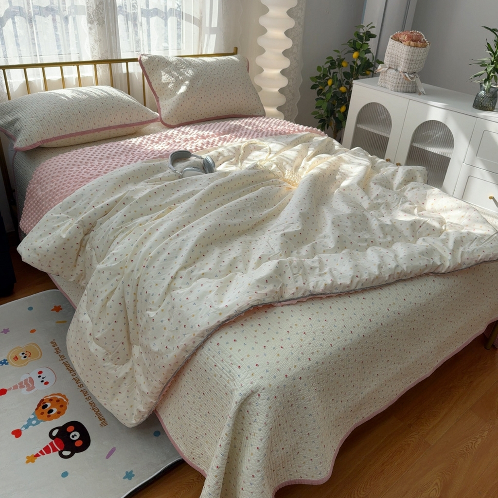 91家纺网 家纺一手货源 找家纺 暖居 2026新款一面纯棉一面绒床盖+同款纯棉豆豆被跑量 小花