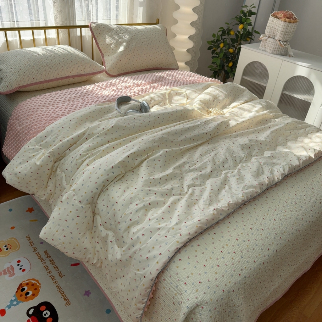 91家纺网 家纺一手货源 找家纺 暖居 2026新款一面纯棉一面绒床盖+同款纯棉豆豆被跑量 小花