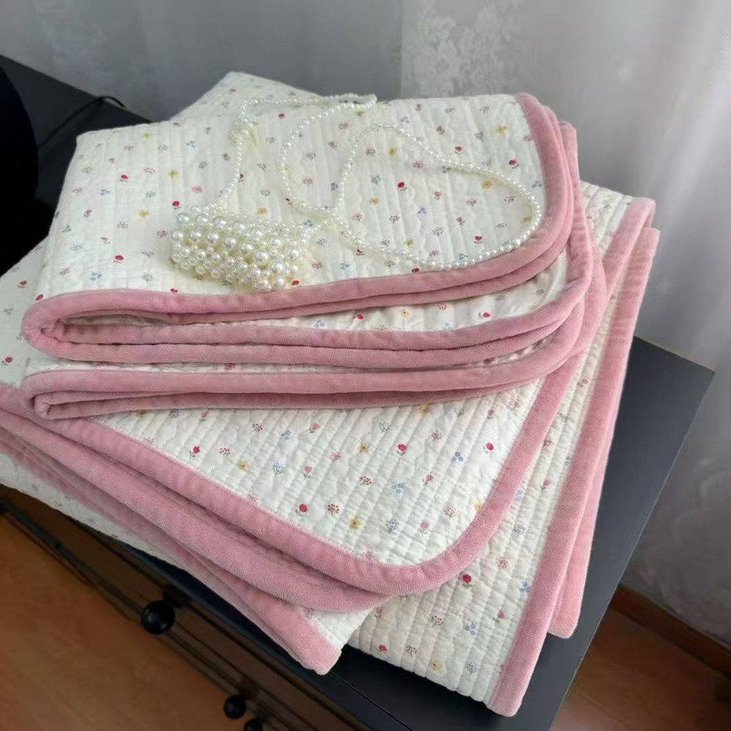 91家纺网 家纺一手货源 找家纺 暖居 2026新款一面纯棉一面绒床盖+同款纯棉豆豆被跑量 小花