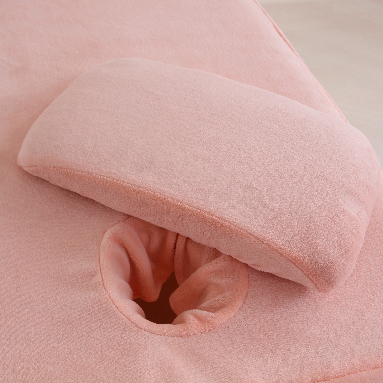 91家纺网 家纺一手货源 找家纺 千姿坊美容床罩 2025新款秋冬加厚保暖牛奶绒美容床罩四件套美容院养生馆专用 淘气熊猫-粉