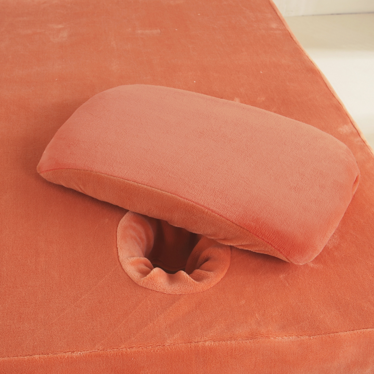 91家纺网 家纺一手货源 找家纺 千姿坊美容床罩 2025新款秋冬加厚保暖牛奶绒美容床罩四件套美容院养生馆专用 淘气熊猫-橘色