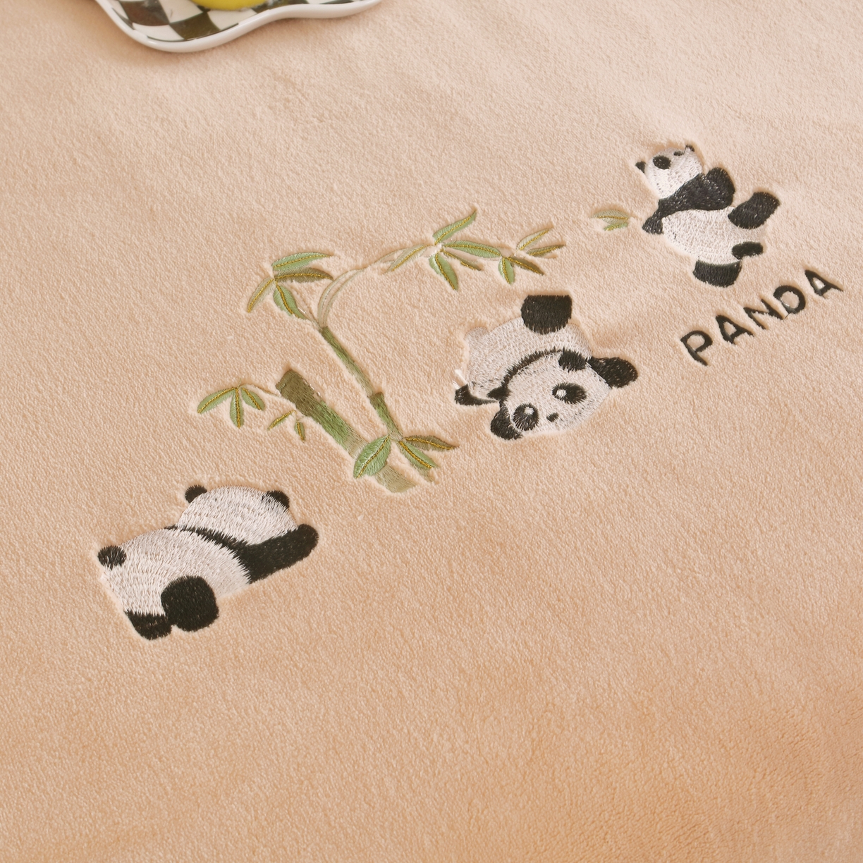 91家纺网 家纺一手货源 找家纺 千姿坊美容床罩 2025新款秋冬加厚保暖牛奶绒美容床罩四件套美容院养生馆专用 淘气熊猫-卡其