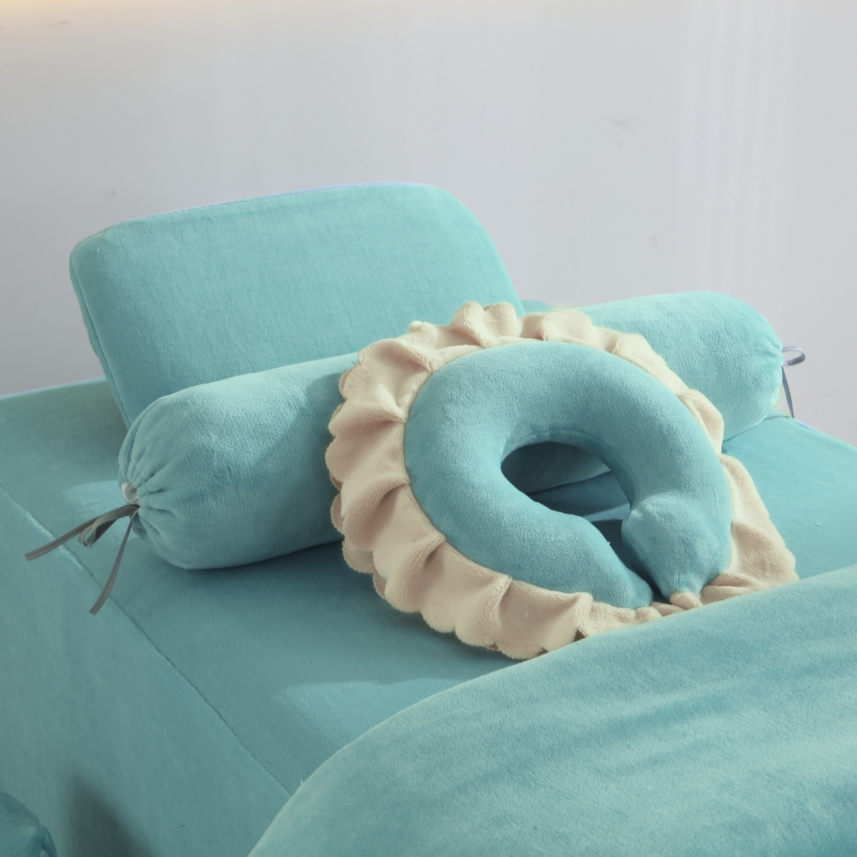 91家纺网 家纺一手货源 找家纺 千姿坊美容床罩 2025新款秋冬加厚保暖牛奶绒美容床罩四件套美容院养生馆专用 淘气熊猫-浅绿