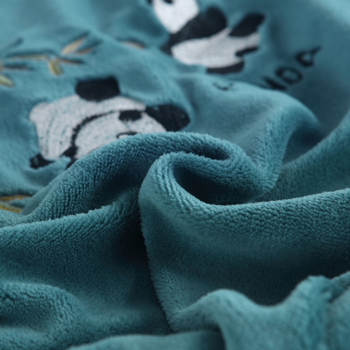 91家纺网 家纺一手货源 找家纺 千姿坊美容床罩 2025新款秋冬加厚保暖牛奶绒美容床罩四件套美容院养生馆专用 淘气熊猫-深蓝