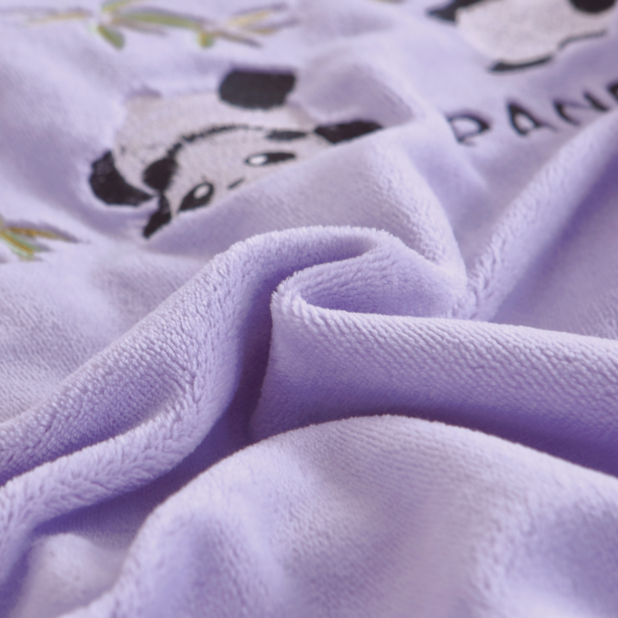 91家纺网 家纺一手货源 找家纺 千姿坊美容床罩 2025新款秋冬加厚保暖牛奶绒美容床罩四件套美容院养生馆专用 淘气熊猫-紫色