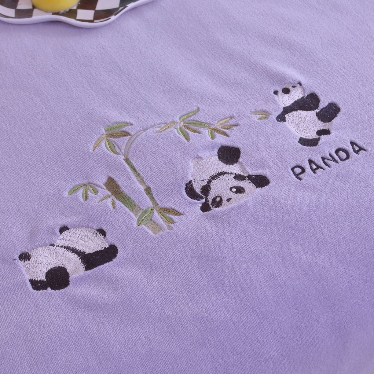 91家纺网 家纺一手货源 找家纺 千姿坊美容床罩 2025新款秋冬加厚保暖牛奶绒美容床罩四件套美容院养生馆专用 淘气熊猫-紫色