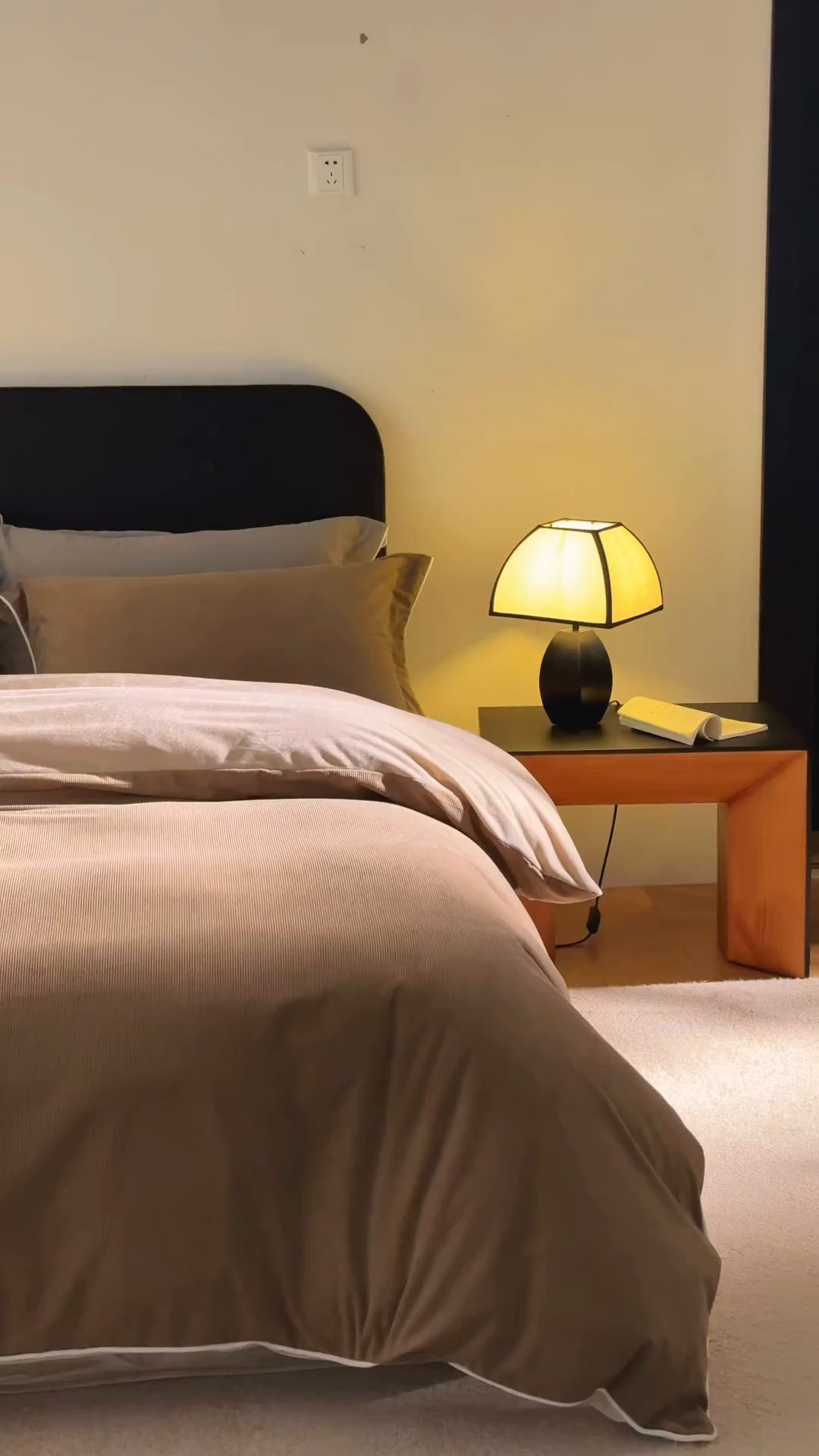 91家纺网 家纺一手货源 找家纺 ONE TWO ONE 121 【提供买家秀】【控价商品】2025新款提花婴儿绒四件套牛奶绒被套床单枕套毛毯被罩被子被芯床品-沉香控价 【卷后标准 268 加大 288 】 沉香-棕