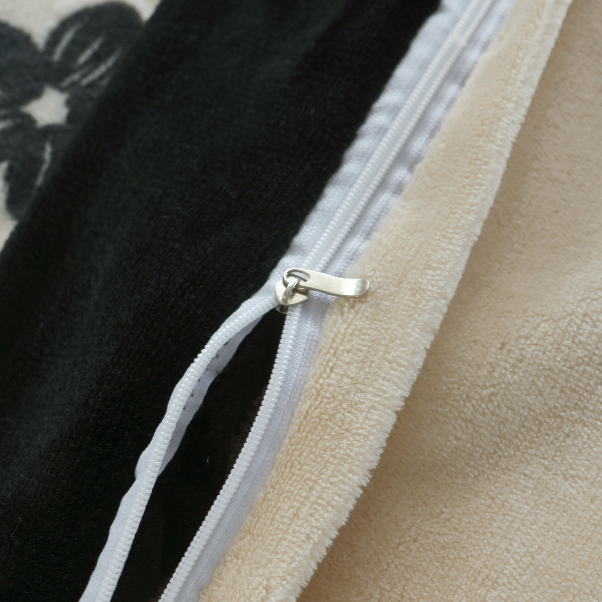 91家纺网 家纺一手货源 找家纺 千姿坊美容床罩 2025新款秋冬加厚保暖牛奶绒美容床罩四件套美容院养生馆专用 叶语悠然-黑卡