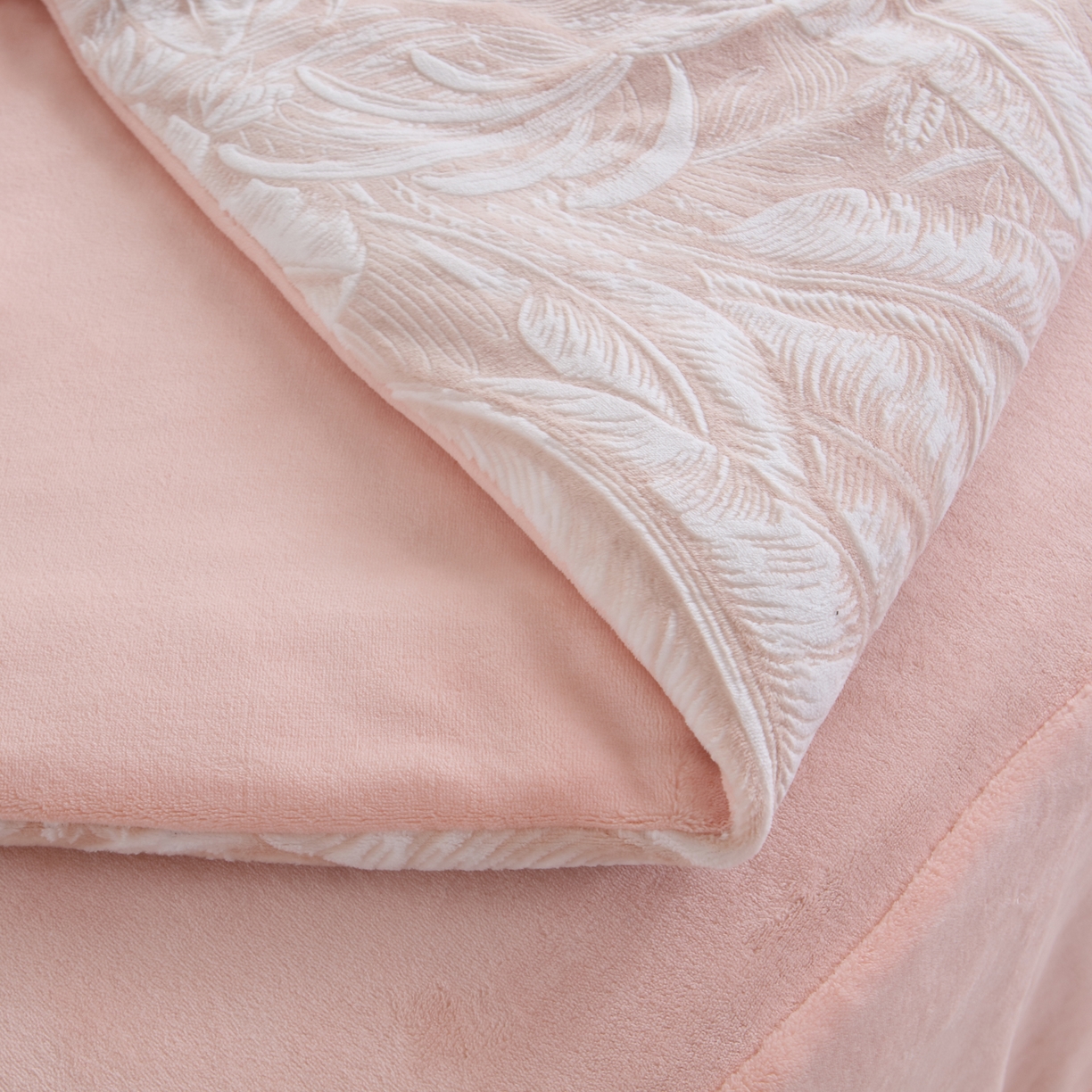 91家纺网 家纺一手货源 找家纺 千姿坊美容床罩 2025新款秋冬加厚保暖牛奶绒美容床罩四件套美容院养生馆专用 一叶倾城-粉