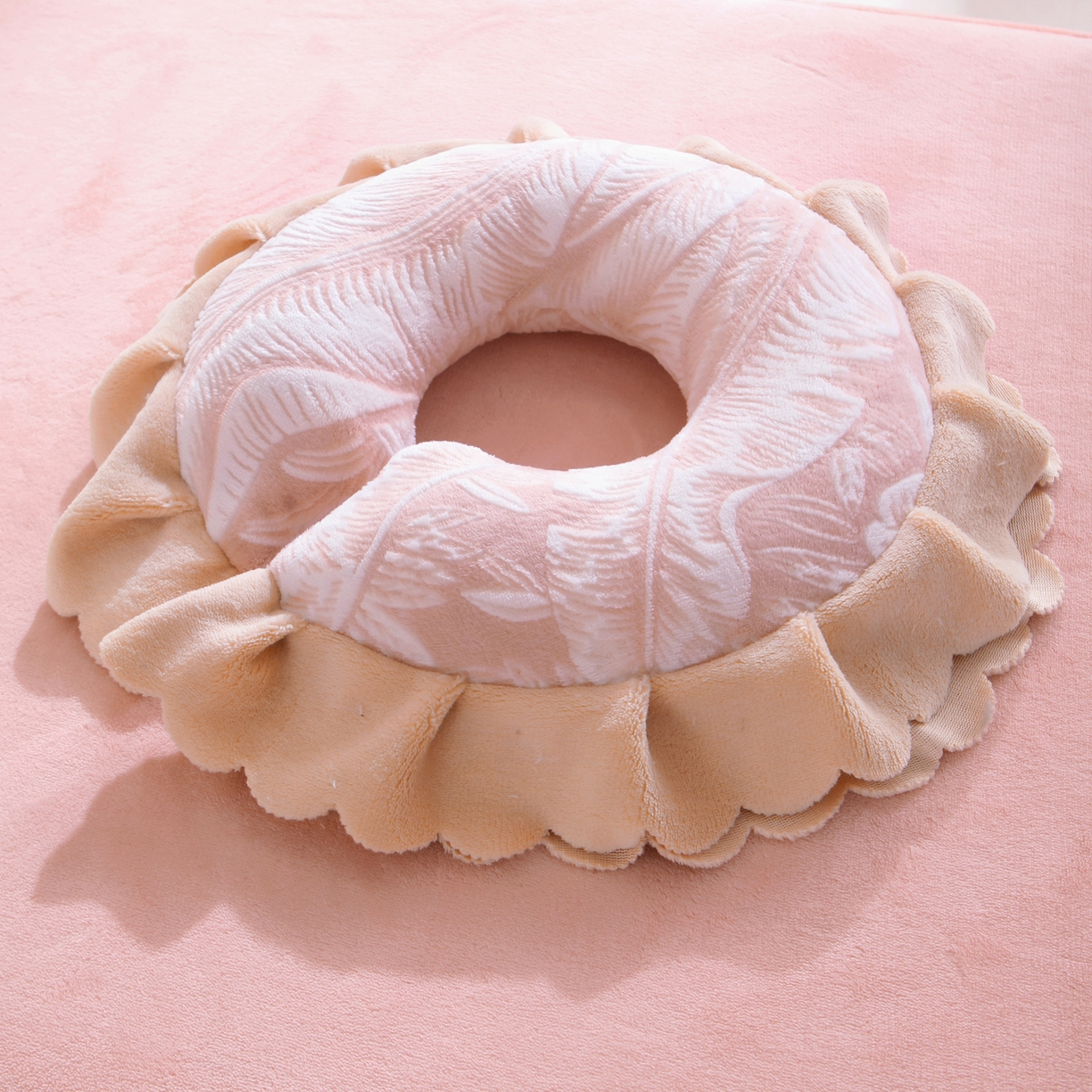 91家纺网 家纺一手货源 找家纺 千姿坊美容床罩 2025新款秋冬加厚保暖牛奶绒美容床罩四件套美容院养生馆专用 一叶倾城-粉