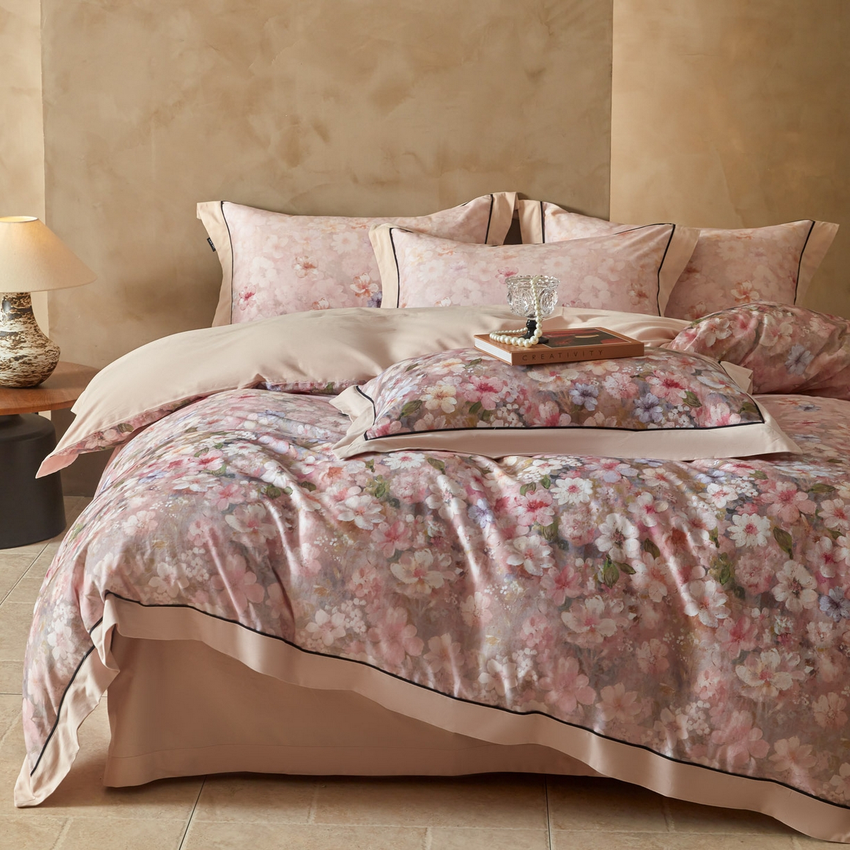 91家纺网 家纺一手货源 找家纺 洺兰家居 2026年新疆长绒棉100支秋冬款轻磨毛加厚保暖工艺款四件套床上用品 织梦-粉