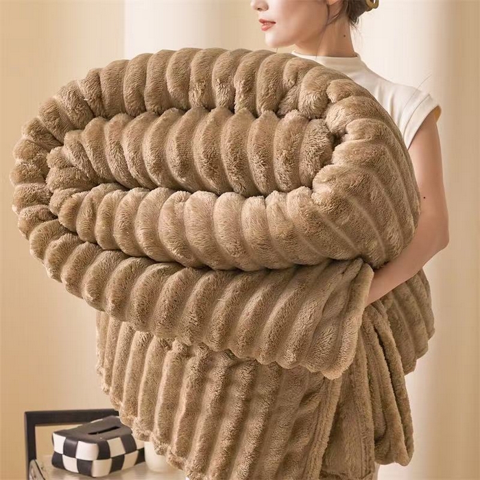 91家纺网 家纺一手货源 找家纺 （总）梵心家纺 跨境兔毛绒抽条毛毯高克重法兰绒毛毯跨境外贸直播