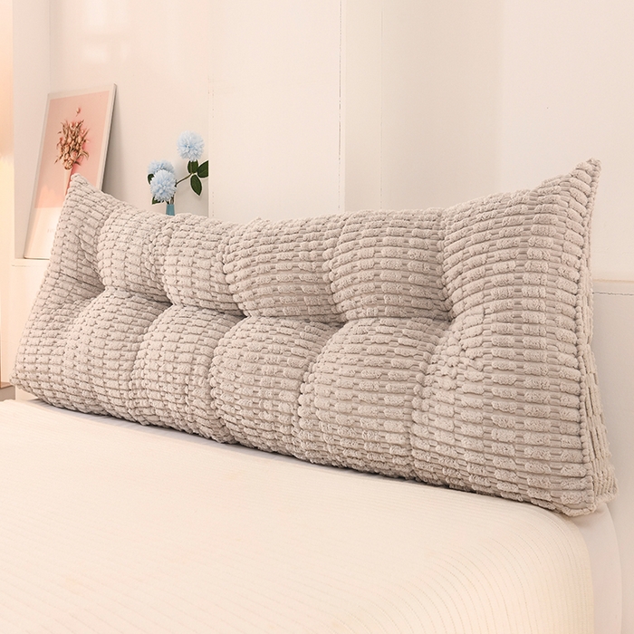 91家纺网 家纺一手货源 找家纺 碧尔 2025新款直条牛奶绒床头靠垫 草莓小花