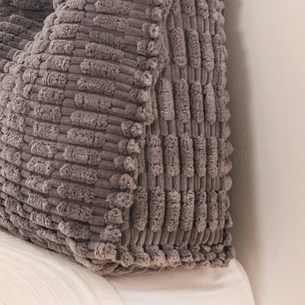 91家纺网 家纺一手货源 找家纺 碧尔家居 2025新款时尚床头靠枕护腰大靠背榻榻米三角靠垫飘窗看书加厚软包防撞免洗 深灰