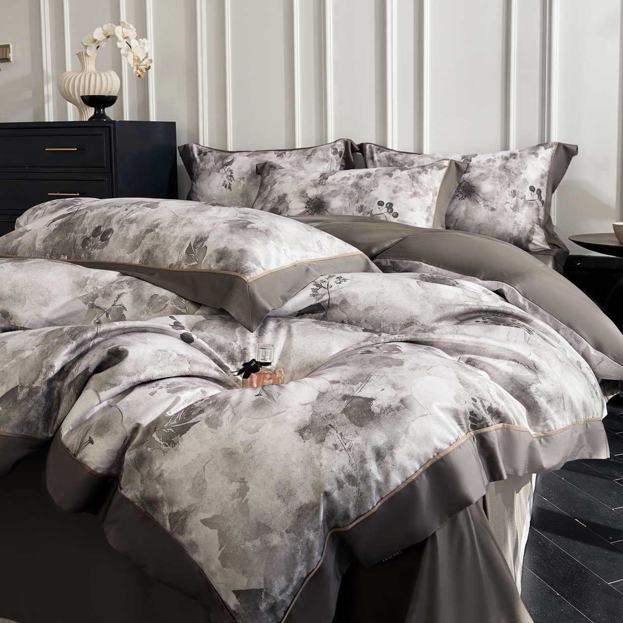 91家纺网 家纺一手货源 找家纺 洺兰家居 2026年新疆长绒棉100支天丝棉高端工艺款床单床笠四件套床上用品 陌上花开