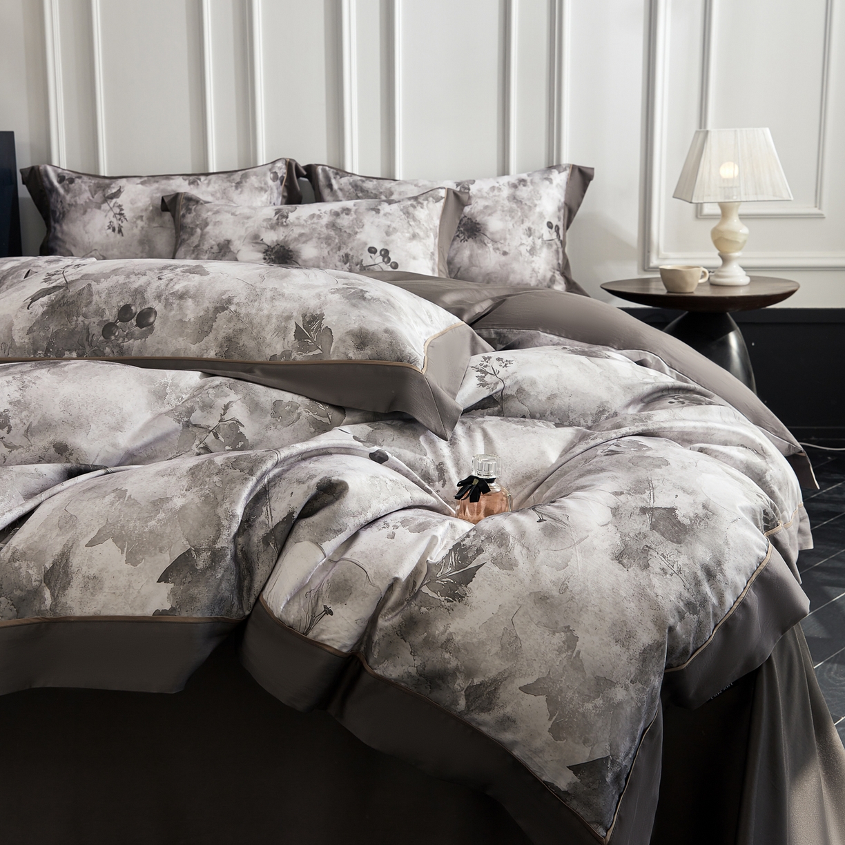 91家纺网 家纺一手货源 找家纺 洺兰家居 2026年新疆长绒棉100支天丝棉高端工艺款床单床笠四件套床上用品 陌上花开