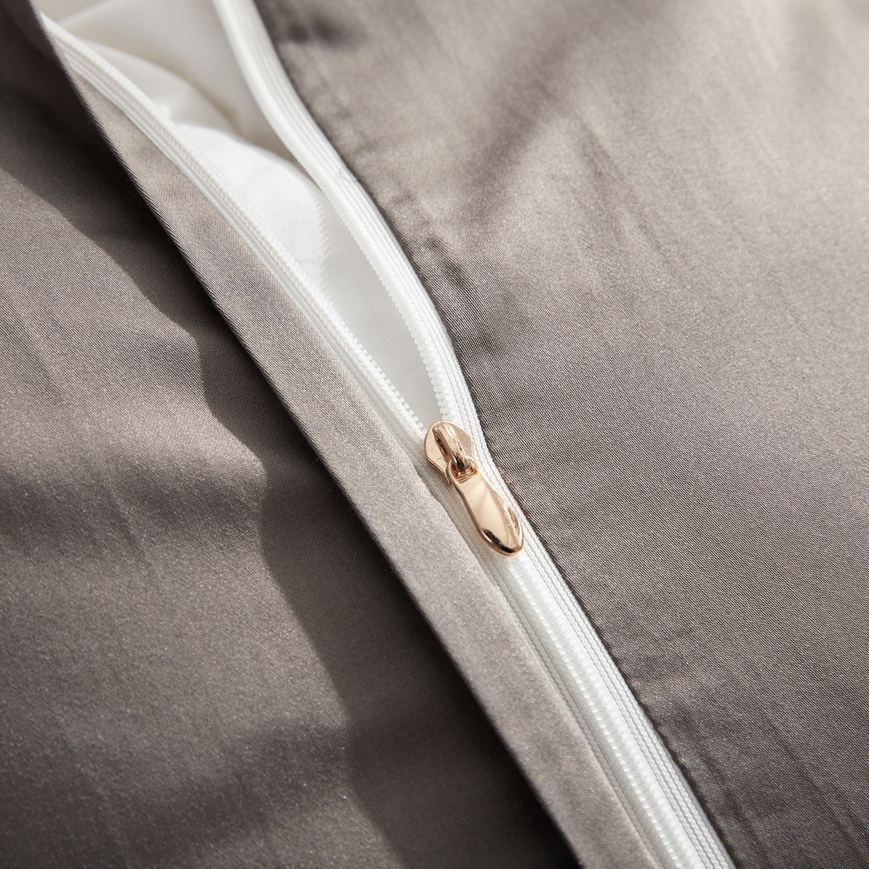 91家纺网 家纺一手货源 找家纺 洺兰家居 2026年新疆长绒棉100支天丝棉高端工艺款床单床笠四件套床上用品 陌上花开