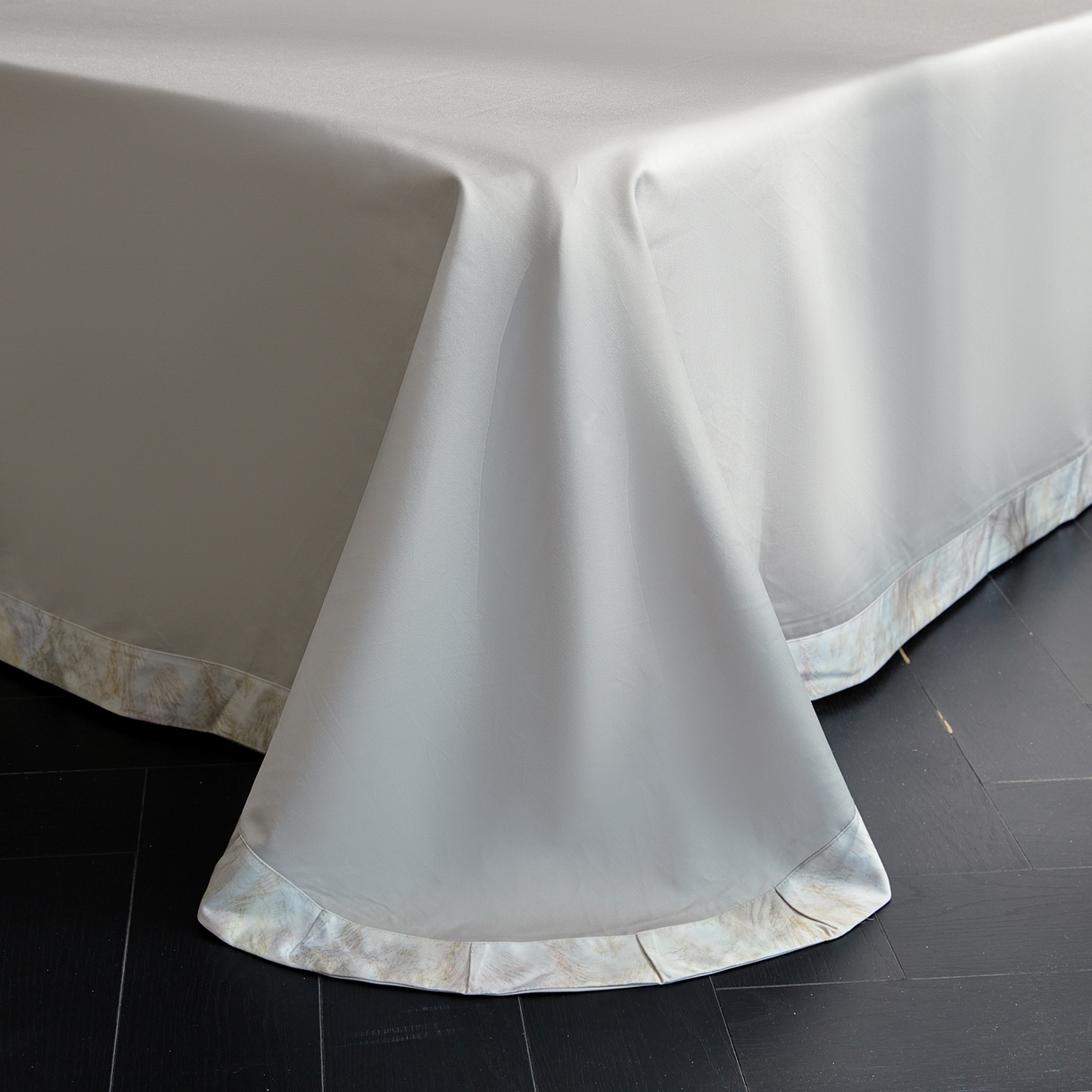 91家纺网 家纺一手货源 找家纺 洺兰家居 2026年新疆长绒棉100支天丝棉高端工艺款床单床笠四件套床上用品 羽墨