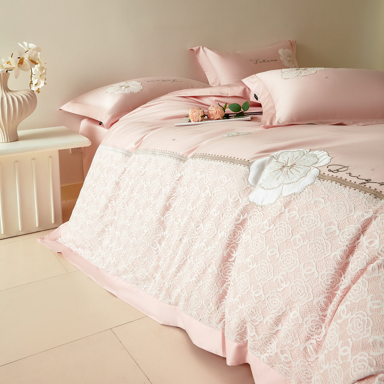 91家纺网 家纺一手货源 找家纺 洺兰家居 2026年新疆长绒棉100支刺绣款绣花工艺款法式四件套 云岚 云岚-粉