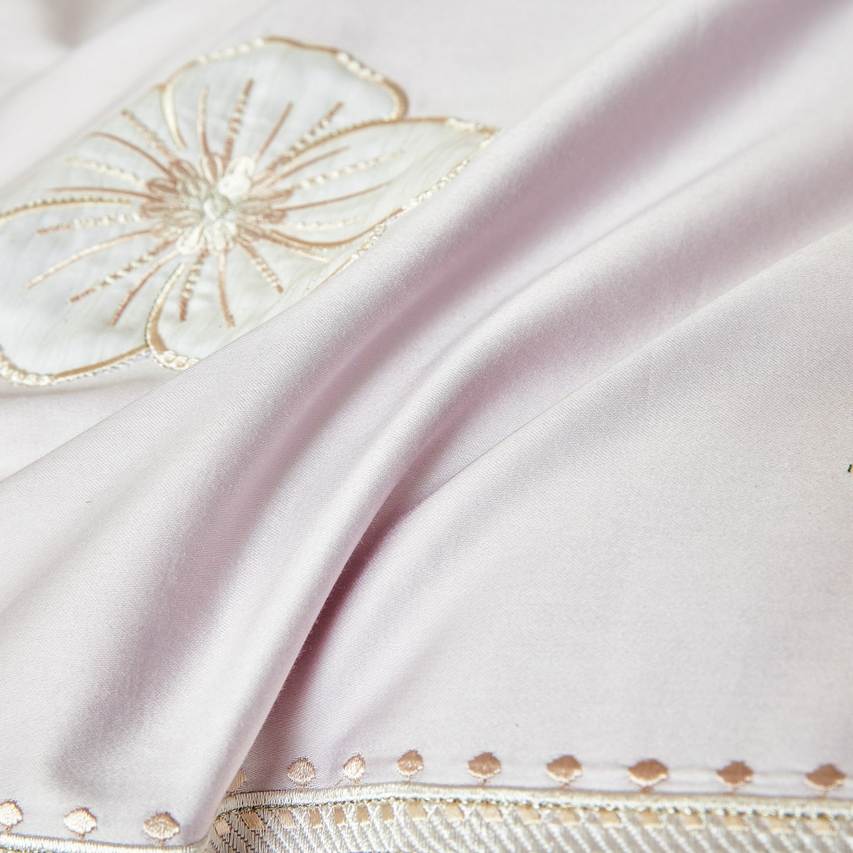 91家纺网 家纺一手货源 找家纺 洺兰家居 2026年新疆长绒棉100支刺绣款绣花工艺款法式四件套 云岚 云岚-紫