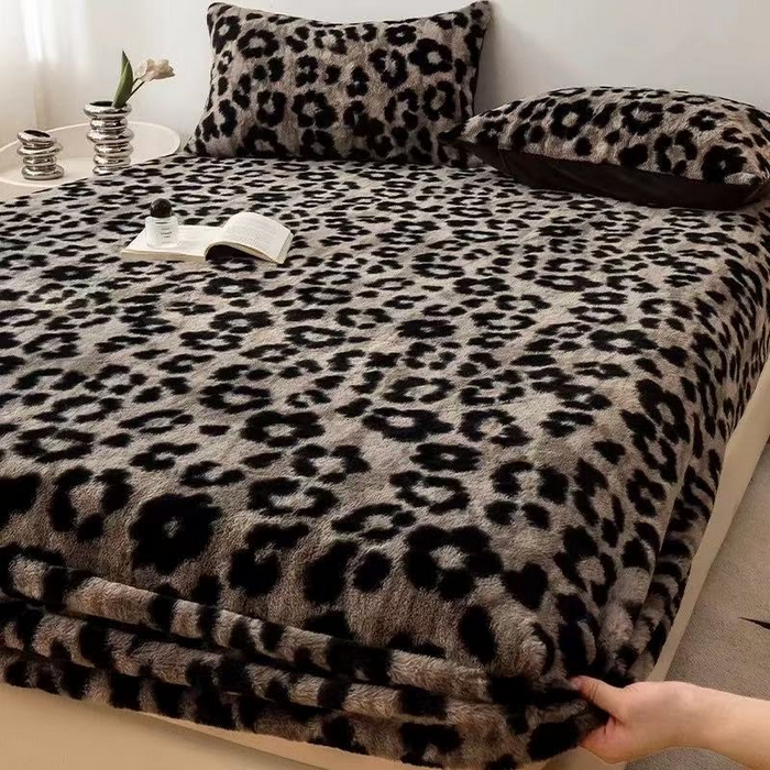 91家纺网 家纺一手货源 找家纺 乐窝家纺仓储 2025新款250g高克重美拉德兔毛绒兔兔绒牛奶绒单床笠床笠三件套床罩  【床笠日销50单，优惠2-5元】 豹纹灰