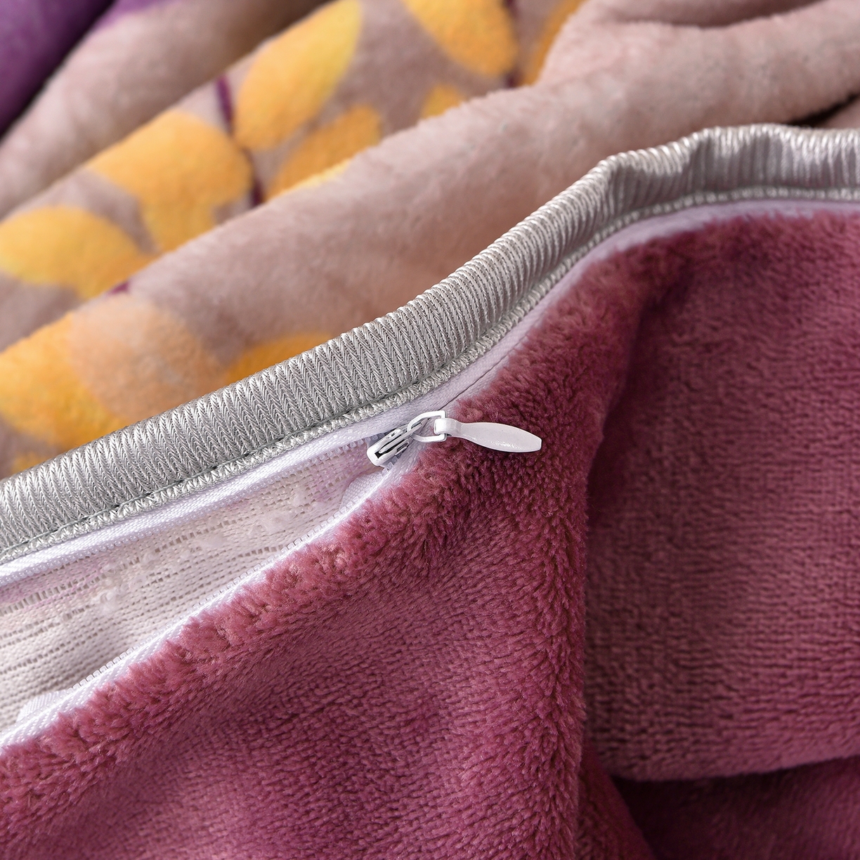 91家纺网 家纺一手货源 找家纺 （总）亿品2025直播爆款9.5斤牛奶绒四件套加厚保暖床裙四件套